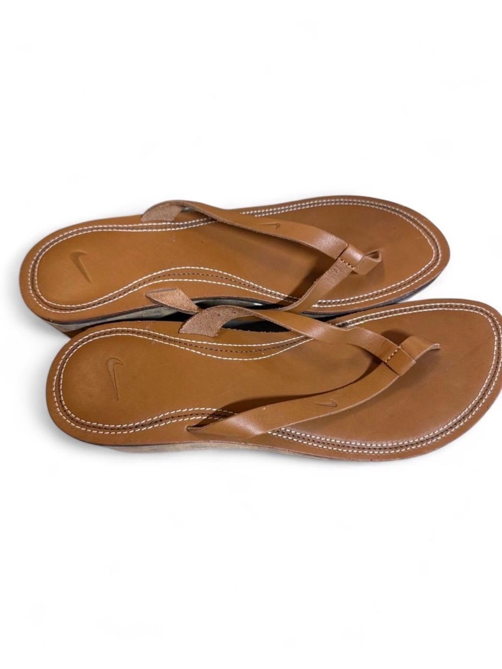 Nike Women’s Tan/Brown Leather Flip Flop Sandals
